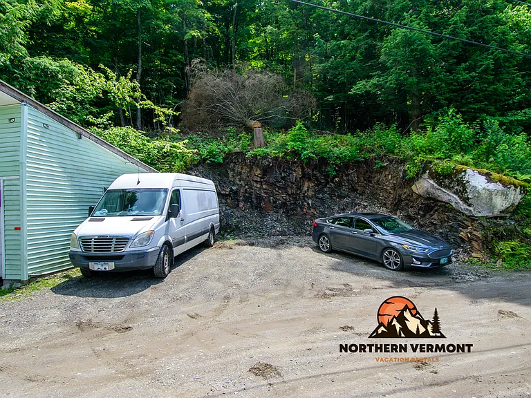 510 Farrant St — Photo 44