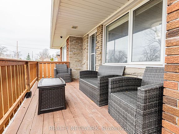 4th image of 452 Quaker Rd