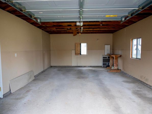 1517 S 11th St, Goshen, IN 46526