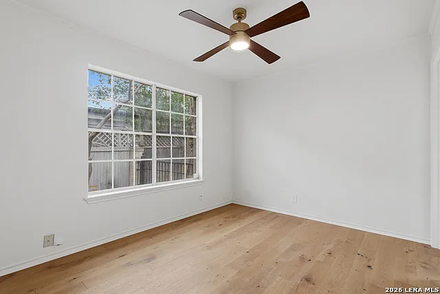 484 E Olmos Dr — Photo 16