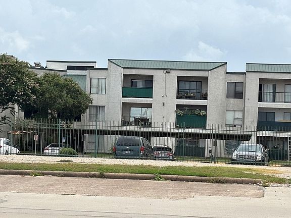 2nd image of 2818 S Bartell Dr APT 29