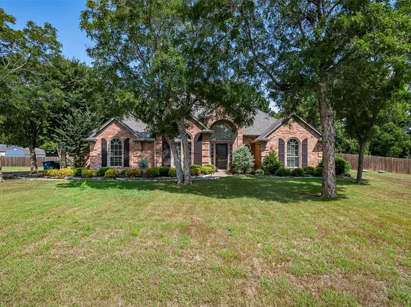 136 S Bear Creek Ln, Cresson, TX 76035