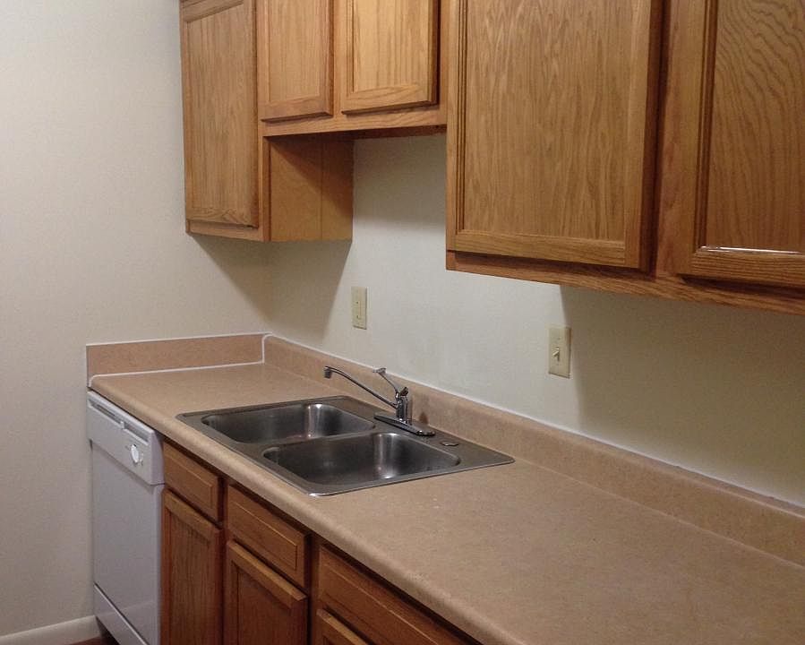 1st image of 2511 Woodhill Dr APT 1