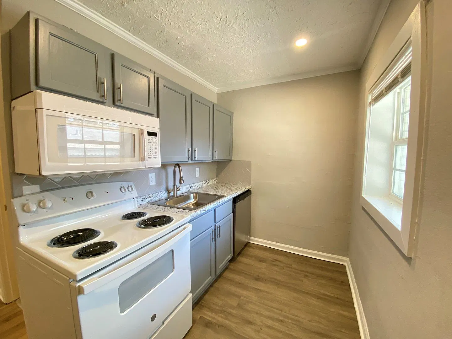 Renovated 2 Bedroom First Floor Apartment- Minutes Away From Downtown Lawrenceville! — Photo 3