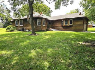 1205 Wentley Dr, Hiawatha, KS 66434
