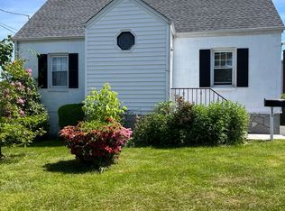 895 Thorme St, Bridgeport, CT 06606