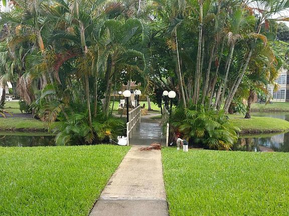 4th image of 5061 W Oakland Park Blvd #305