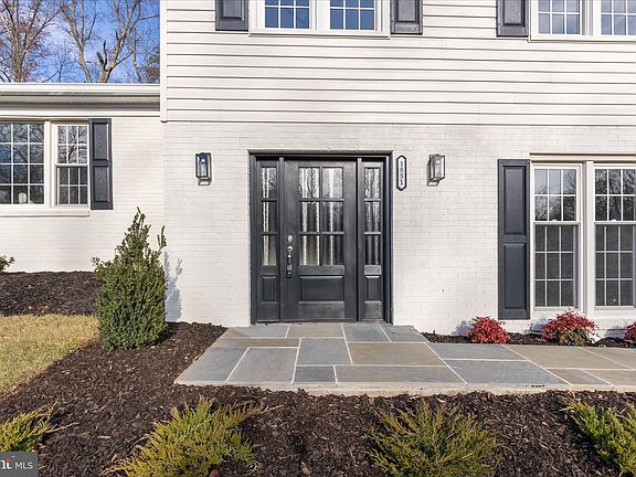 5th image of 1851 Foxstone Dr