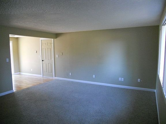 3rd image of 10315 Saint Helens Ave