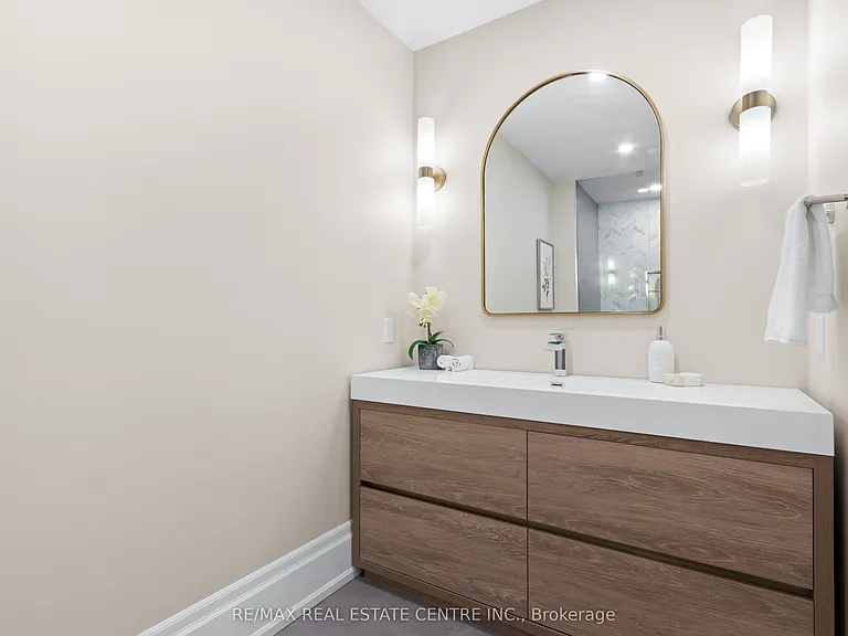 37 Armstrong St #1 — Photo 15