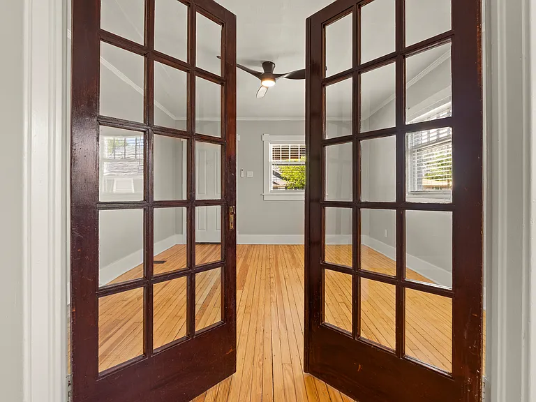 202 N Hooker St — Photo 4