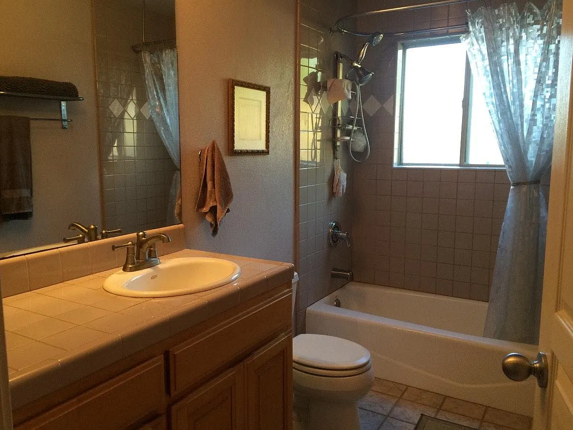 1 bed, 1750 sqft, $1,500 — Photo 3