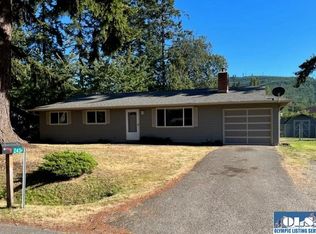 2434 W Hennessy Ln, Port Angeles, WA