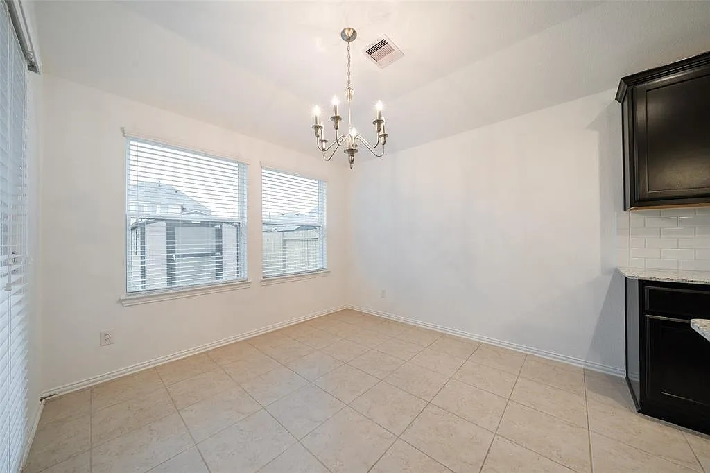 3 bed, 2.0 bath, 1655 sqft, $2,000 — Photo 4