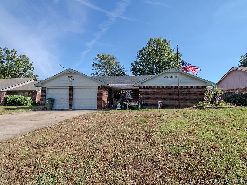 1st image of 704 Foltz Ln