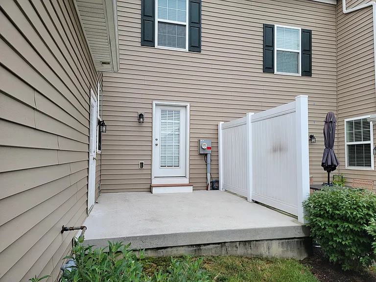 642 Brentwood Dr — Photo 34