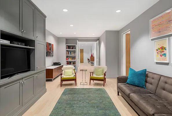 Rented by Compass | media 21