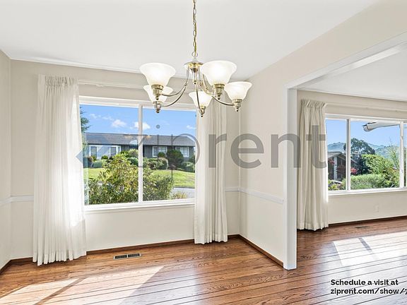 3rd image of 107 Warfield Dr
