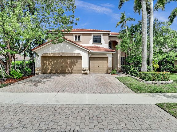 2nd image of 1041 Nandina Dr