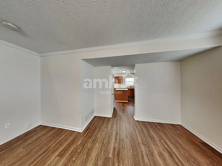 752 Keltoncrest Dr — Photo 7