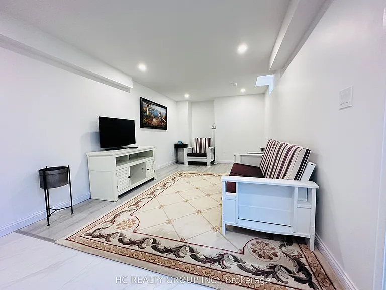 68 Marbrook St #B — Photo 3