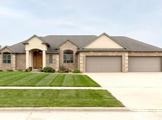 3122 Wellington Dr, Cedar Falls, IA