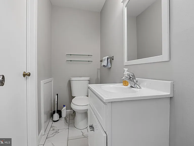 23 W Bluebell Ln #A — Photo 3
