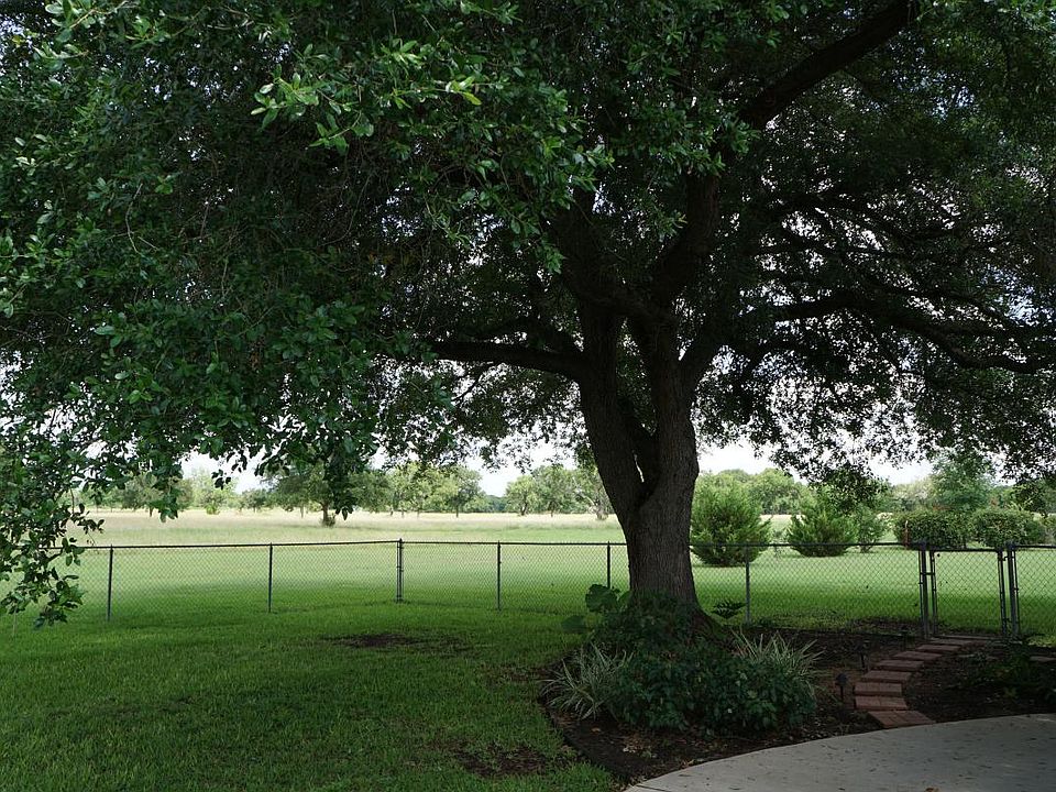 1st image of 405 River Oak Dr