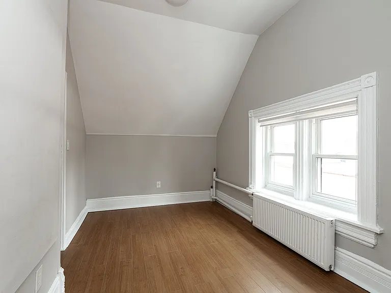 160 Huron St — Photo 23