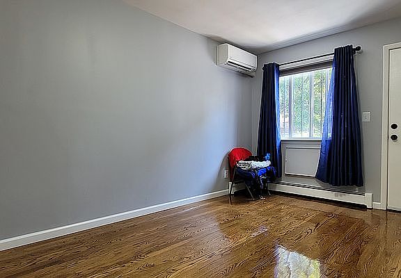 4th image of 198 Ellery St #2R