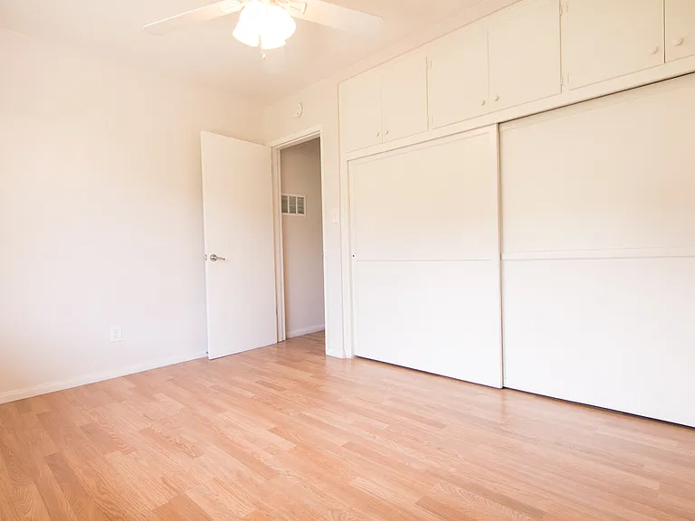 Charming 1br/1ba with Mid Century Touches in Ocean Beach/Point Loma — Photo 11