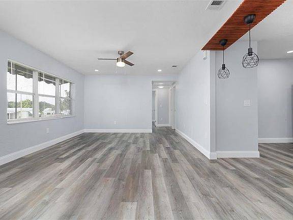 4th image of 46 E Crest Ave
