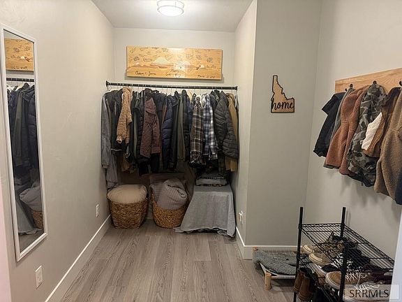 5th image of 1837 Dingo Run