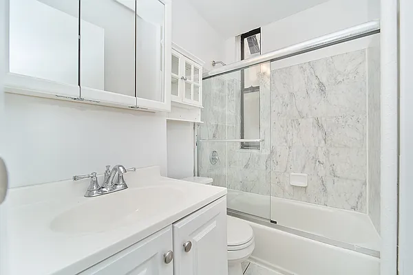Rented by Living New York | media 13