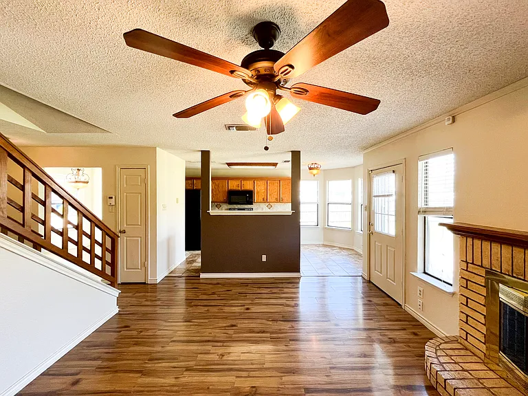 2512 Schulze Dr — Photo 8