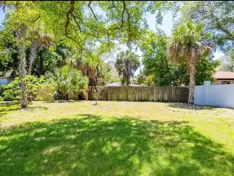 1448 Oak St — Photo 5