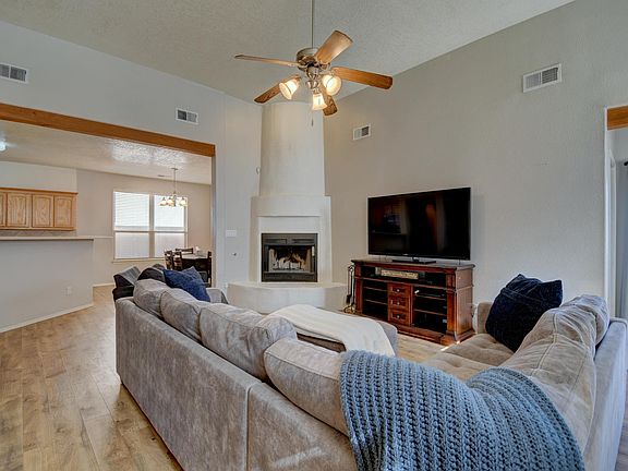 4th image of 9712 Calle Chamisa NW