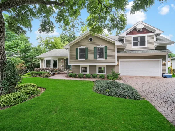 154 Easton Ave, West Chicago, IL 60185