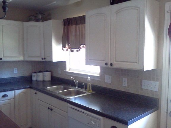 3rd image of 1648 Connie Dr