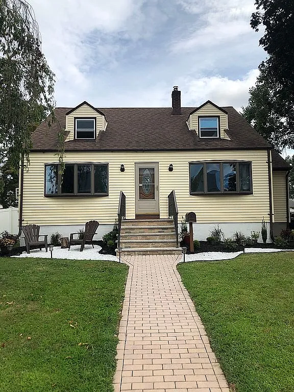 75 Grandview Ave E photo 1