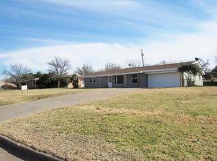 1312 Calaveras St, Graham, TX 76450
