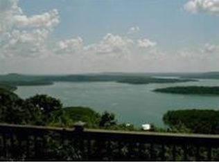 39 Kings Row Ln, Kimberling City, MO 65686