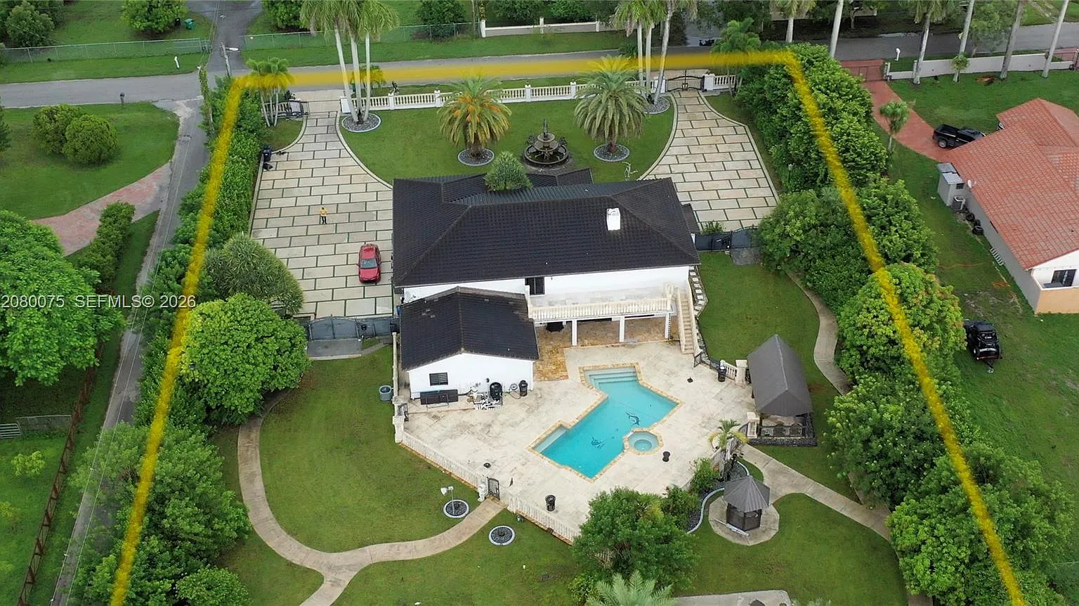 4 bed, 3.0 bath, 3948 sqft, $7,400 — Photo 4