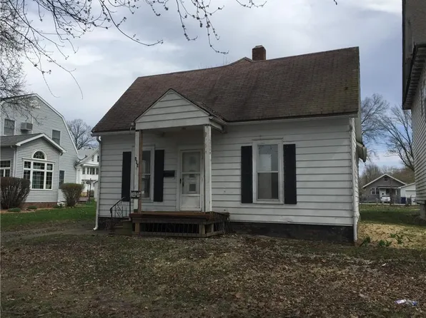 108 Kitchell Ave, Pana, IL 62557