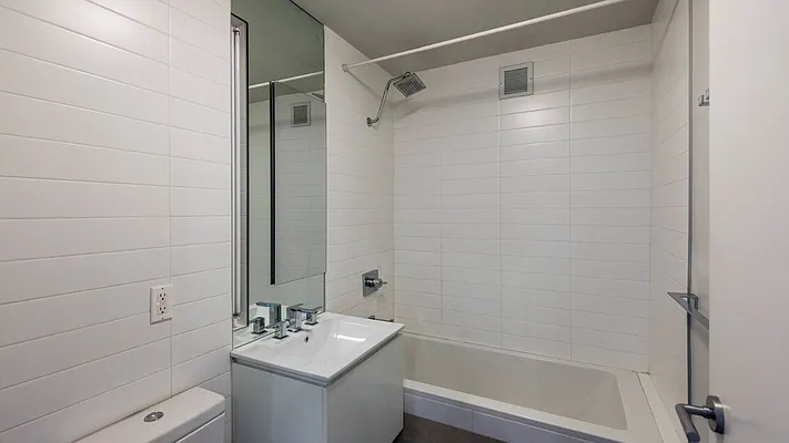 Rented by Nooklyn NYC LLC | media 41