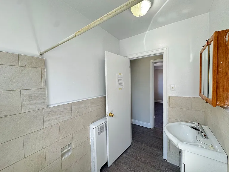 8 E 36th St #34 — Photo 9