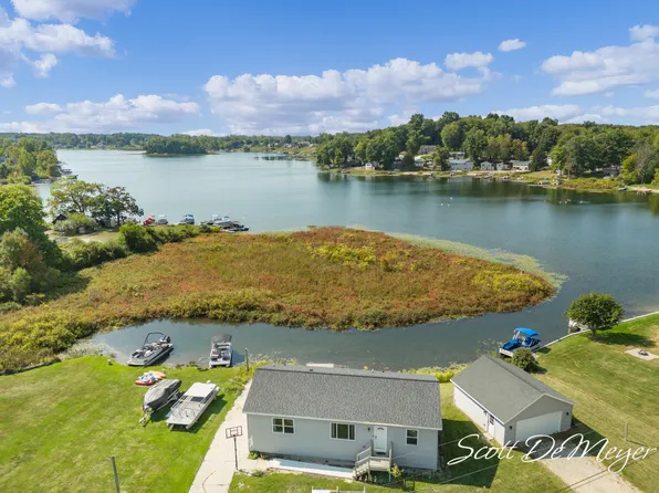12310 Mac Dr NE, Belding, MI 48809