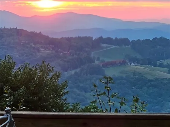 301 Pinnacle Ridge Road, Beech Mountain, NC 28604