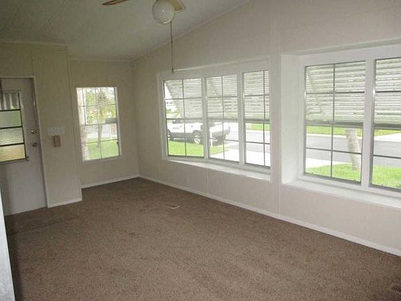 3rd image of 347 Lamplighter Dr