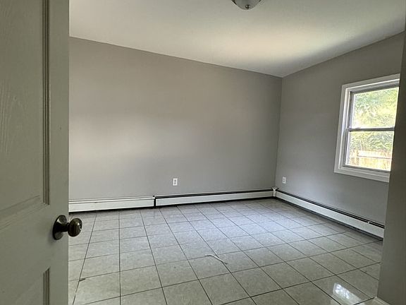 4th image of 51 Atlantic St #2